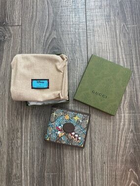 Gucci Disney Bi-Fold Wallet - Brown/Turquoise/Yellow